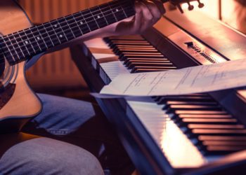 Imagen de archivo de un piano.