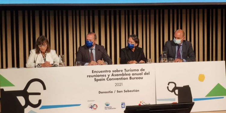 Spain Convention Bureau con Vicent Marí a la derecha de la foto.