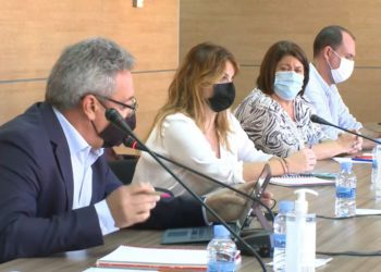 Poblador durante el pleno.