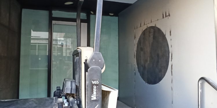 Oficina de CaixaBank recientemente cerrada en la calle Extremadura de Ibiza,