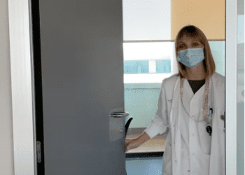 Una captura del vídeo que remarca que las puertas de Enfermería están abiertas para las mujeres que sufren maltrato.