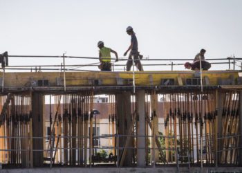Imagen de archivo de unos trabajadores de la construcción.