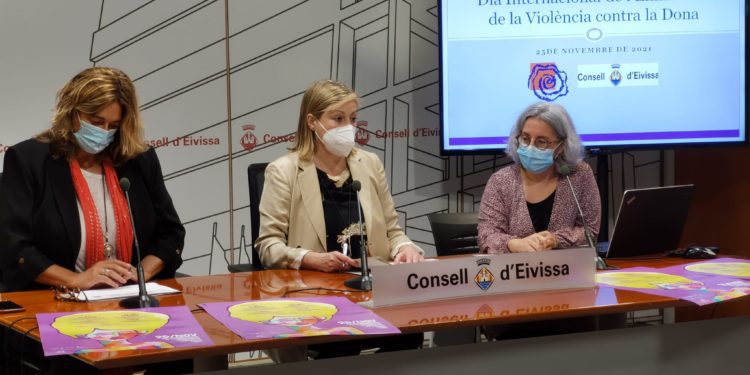 Roda de premsa d'aquest matí al Consell d'Eivissa.