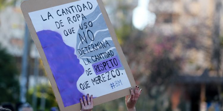 Imatge d'arxiu d'un 8M a Vila. Imatge de Toni Escobar.