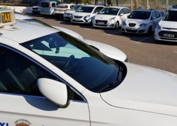 Imagen de archivo de taxis de Ibiza.