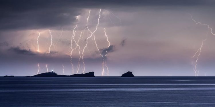 Imagen de archivo de una tormenta en la costa de Sant Josep y Sant Antoni-Foto: Jorge Páez.