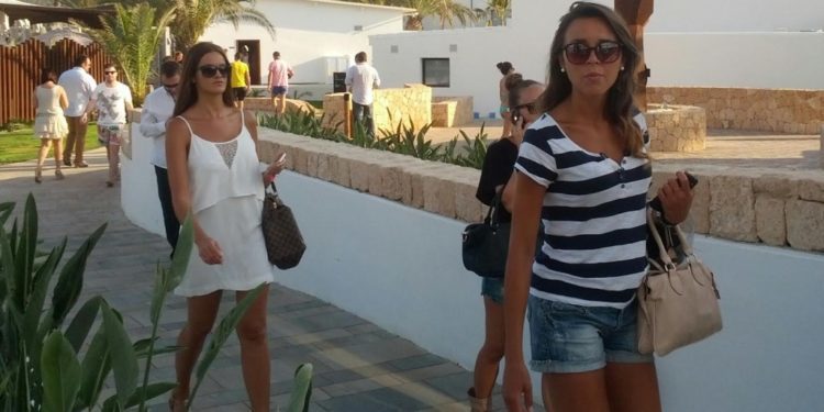 Imagen de archivo de turistas en Ibiza.