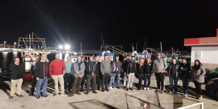 La delegación pitiusa en el puerto pesquero de La Atunara en La Línea de la Concepción.