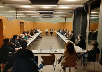 Firma de los convenios de cesión de instalaciones y las ayudas a los clubes por valor de más de 142.000 euros para las escuelas deportivas de la temporada 2021-22.