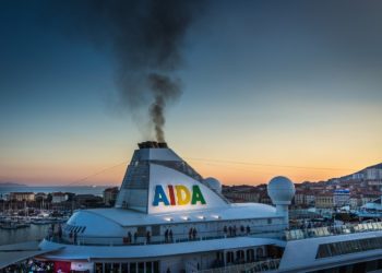 El crucero Aida, uno de los que frecuenta el puerto de Ibiza. Imagen de Pixabay