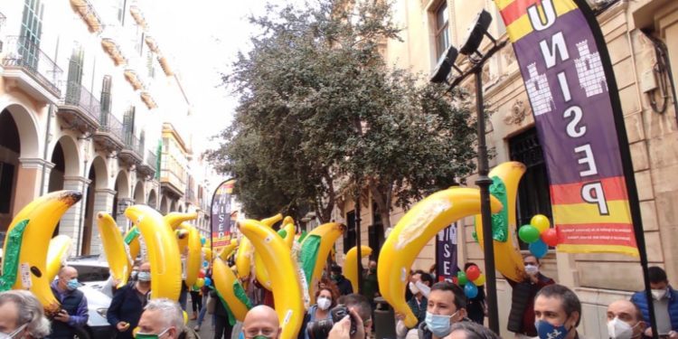 Imagen de la protesta ante el Parlament.