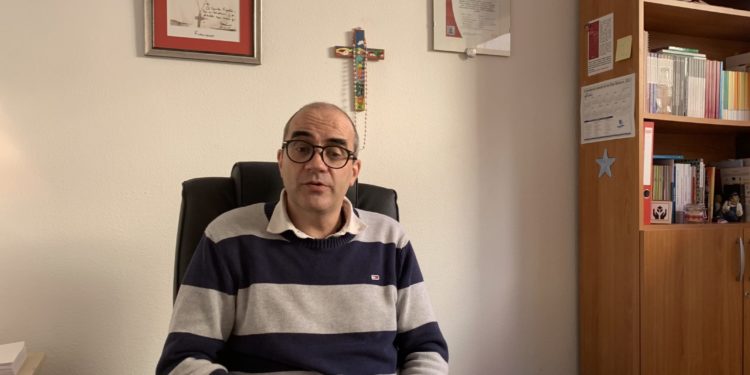 Gustavo Gómez, coordinador de Cáritas Diocesana de Ibiza, durante su encuentro con Noudiari.