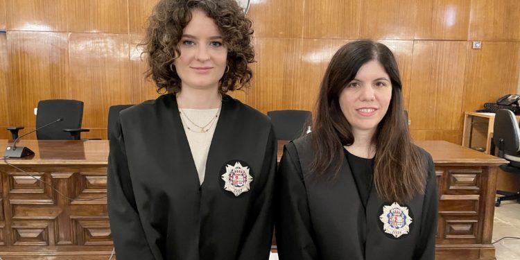 María Macarena de Carvajal, a la izquierda, se incorpora al Juzgado número 5 de Ibiza