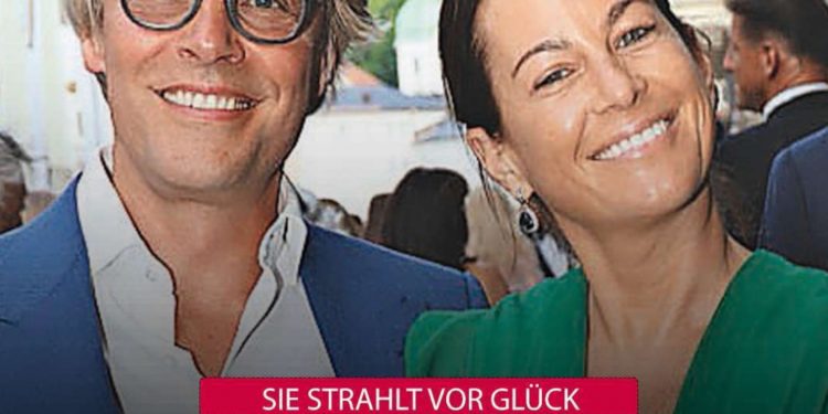 Imagen de la pareja en una portada de Oe24.at, una revista de Austria.