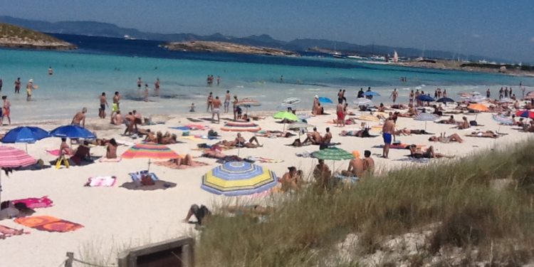 Imatge d'arxiu de ses Illetes, a Formentera, durant la temporada turística.