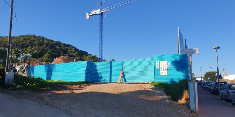 Una obra a Santa Eulària sense cartell.