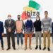 Marc Tur (el segundo por la derecha) este miércoles en Fitur, acompañado de otros deportistas y del presidente Vicent Marí, entre otros. Imagen cedida por Ibiza travel.