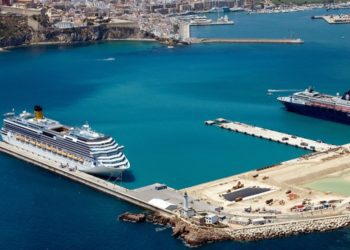 Imagen de archivo del puerto de Ibiza.