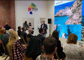 Presentación de las rutas en Fitur. Imagen cedida por el Ayuntamiento de Sant Josep.