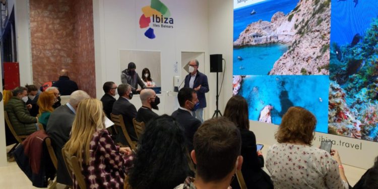 Presentación de las rutas en Fitur. Imagen cedida por el Ayuntamiento de Sant Josep.