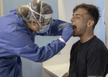 PCR a un jugador de la UD Ibiza en una imagen de archivo. UD Ibiza.