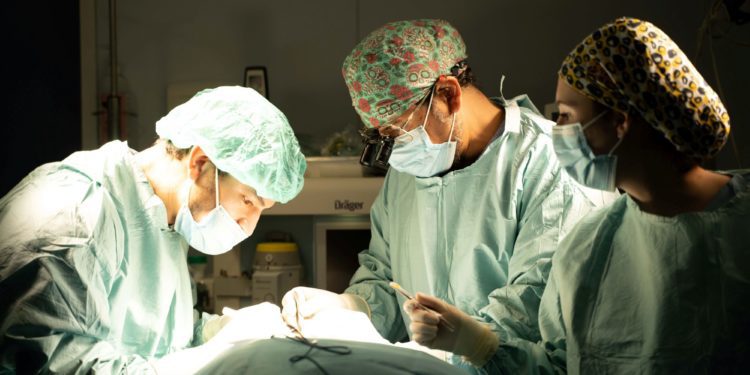 Parte del descenso de las listas de espera se debe a la derivación de pacientes a la Policlínica Nuestra Señora del Rosario.