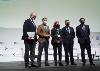 Una imagen de los participantes en el foro, con Francina Armengol en el centro y Abel Matutes a la derecha de la imagen.