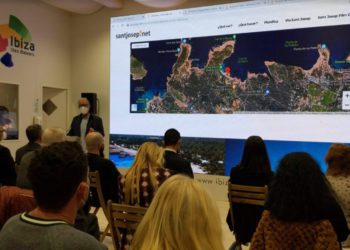 Presentación de las nuevas rutas de senderismo de Sant Josep en Fitur. Ayuntamiento de Sant Josep.