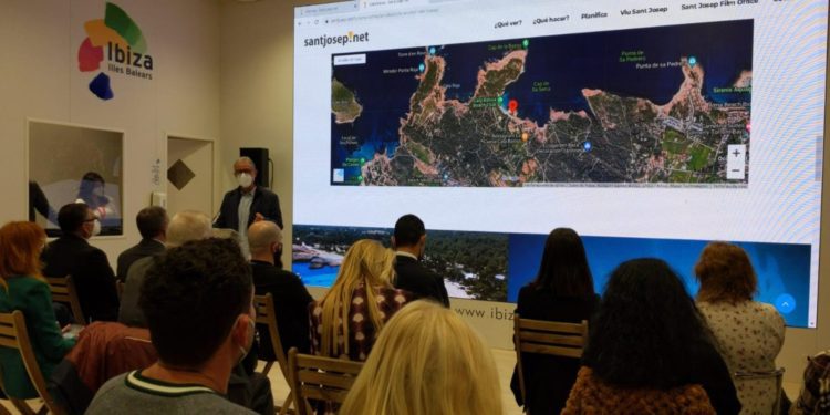 Presentación de las nuevas rutas de senderismo de Sant Josep en Fitur. Ayuntamiento de Sant Josep.