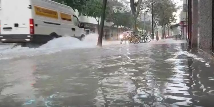 Imagen de archivo de la ciudad de Ibiza tras una intensa lluvia.
