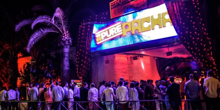 Imagen de archivo de la entrada a la discoteca Pacha Ibiza.