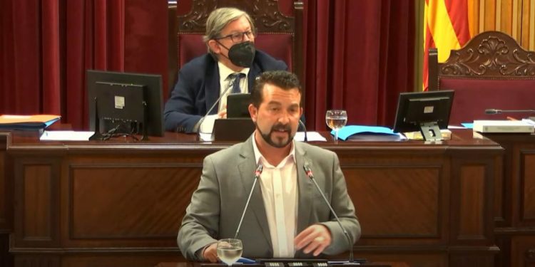 El diputat Antonio J. Sanz avui al Parlament.