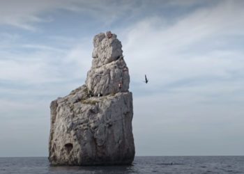 Fotograma del vídeo de Jinxo Films del salto de Jonathan Paredes.