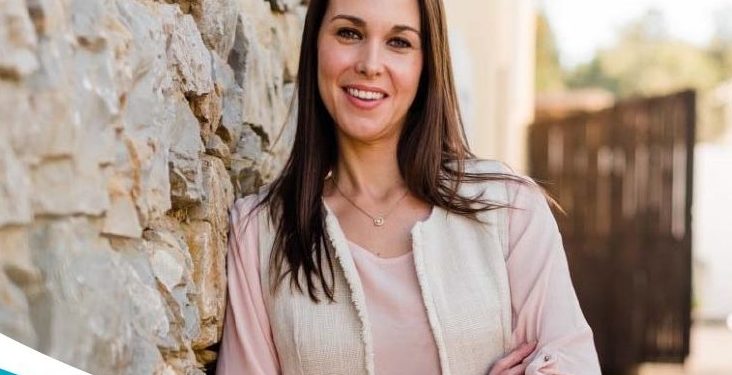 La educadora social Yasmina Delgado, que ofrecerá la charla. Imagen cedida por el Ayuntamiento de Sant Antoni.