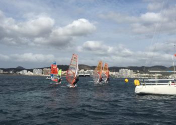 Un momento de las pruebas de este fin de semana. Imagen cedida por Es Nàutic de Sant Antoni.