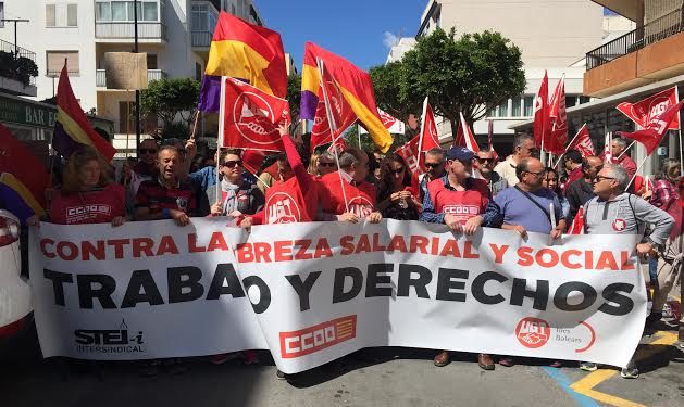 Imagen de archivo de una manifestación de los sindicatos en Ibiza por el 1 de mayo.