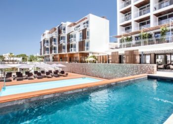 Piscina del hotel OD Talamanca. Imagen OD Hotels