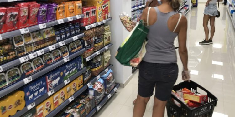 Un supermercado en Ibiza.