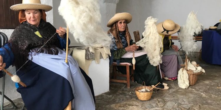 Feria Artesanal del Puig de Missa de Santa Eulària. Foto L. F. A.