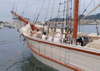 Imagen del velero difundida por Salvamento Marítimo la semana pasada.