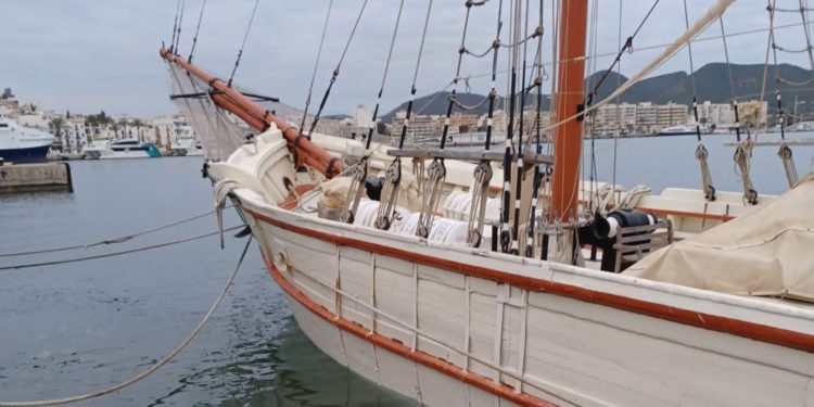 Imagen del velero difundida por Salvamento Marítimo la semana pasada.