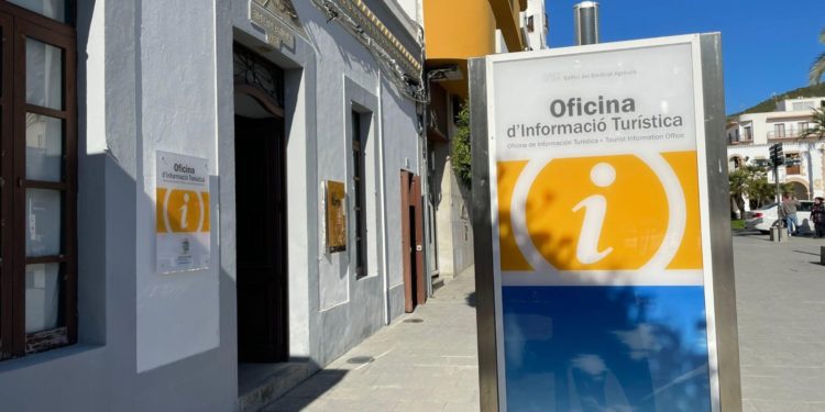 Sala Barrau, donde se ubica ahora la principal oficina turística de Santa Eulària. Imagen cedida por el Ayuntamiento.