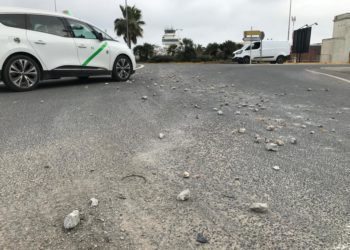 Imagen de esta tarde en la rotonda para entrar al aeropuerto de Ibiza.