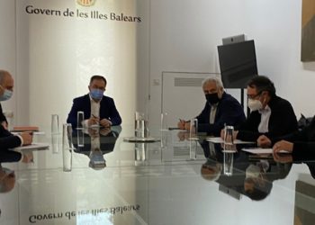 Un momento de la reunión entre el Govern y representantes baleares del transporte de mercancías.