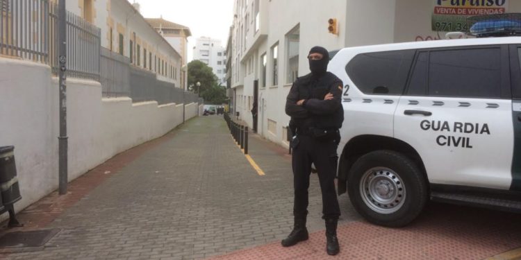 Imagen de archivo de otro operativo de la Guardia Civil. Foto: L.A.