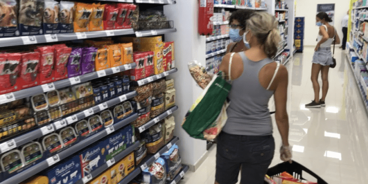 Imagen de archivo de un supermercado en Ibiza.