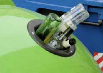 Reciclaje vidrio. Image by vjkombajn – Pixabay.