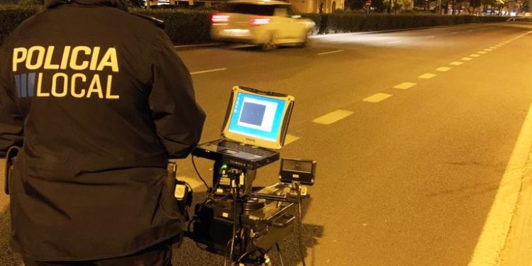 Control de tráfico con radar móvil en Ibiza
