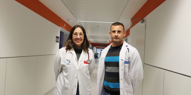 Alicia Quílez y Sergio Sánchez, oncólogos, en una imagen de archivo.
