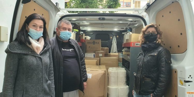 Marta Vilás, a la derecha de la imagen, con Maryana Lukynyuk y Vasyl Danyshenko.